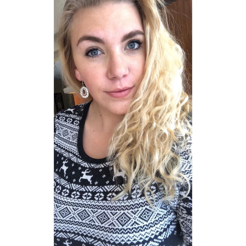 Meet your Posher, Alexis